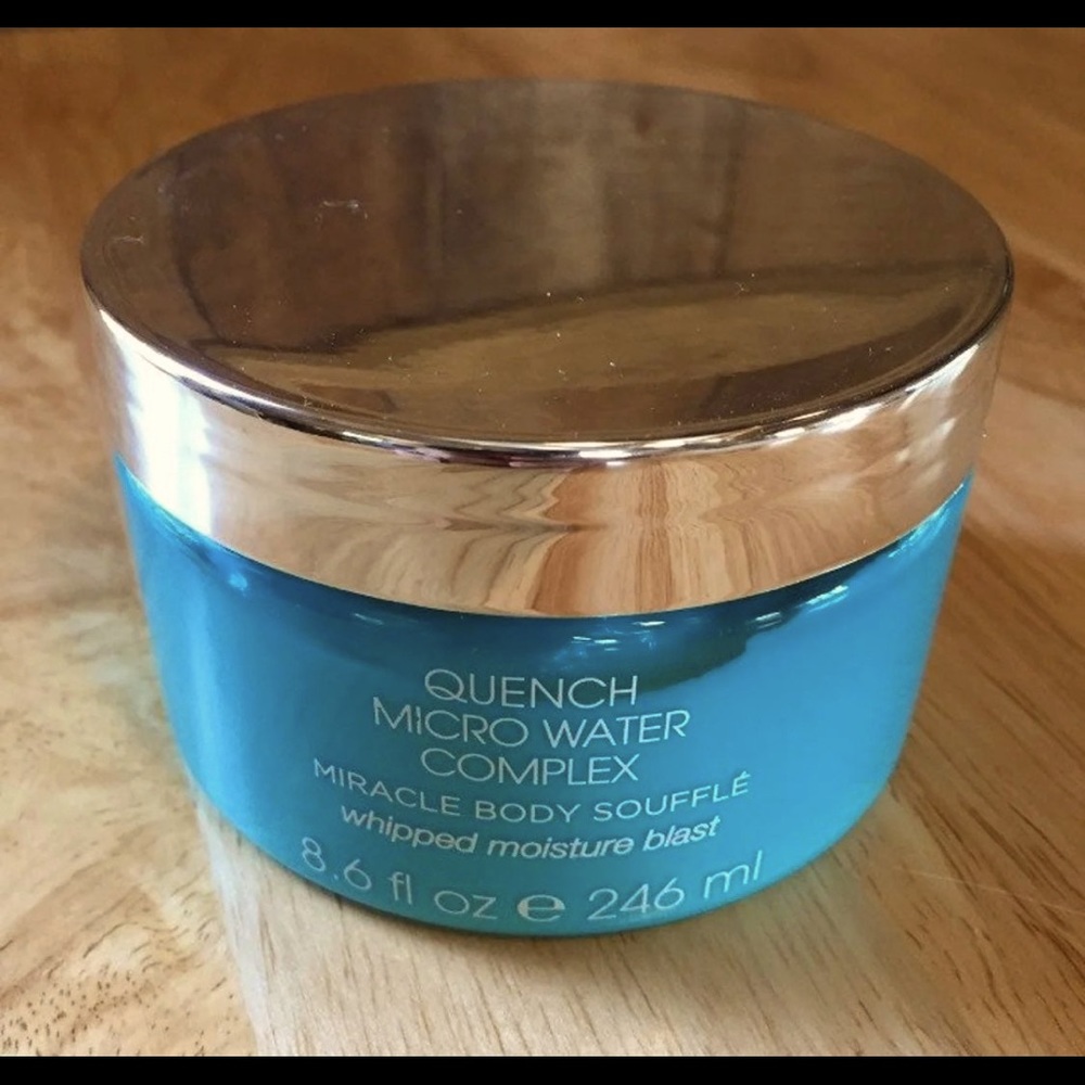 Quench micro water complex miracle body soufflé